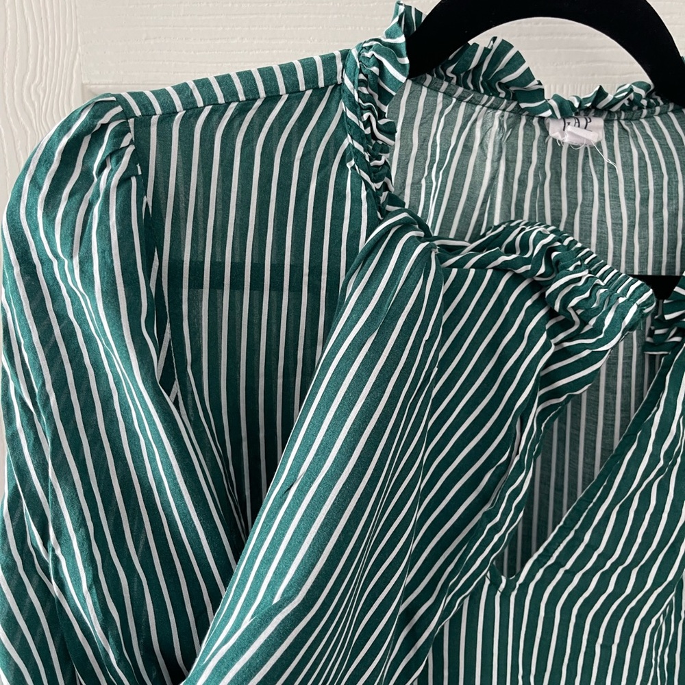 Striped tunic with ruffle collar